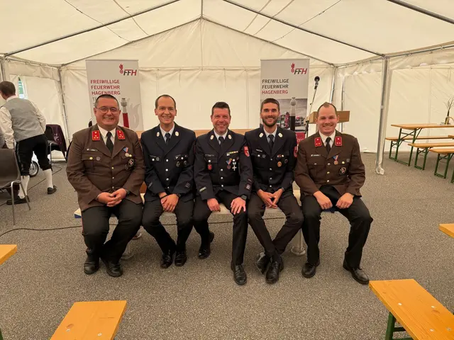 Von links: Christoph Kern (FF Hagenberg), Rene Lottes, Daniel Deml, Matthias Nadler (alle FF Putzbrunn) und Georg Riernößl (FF Hagenberg). | Foto: FF Hagenberg im Mühlkreis