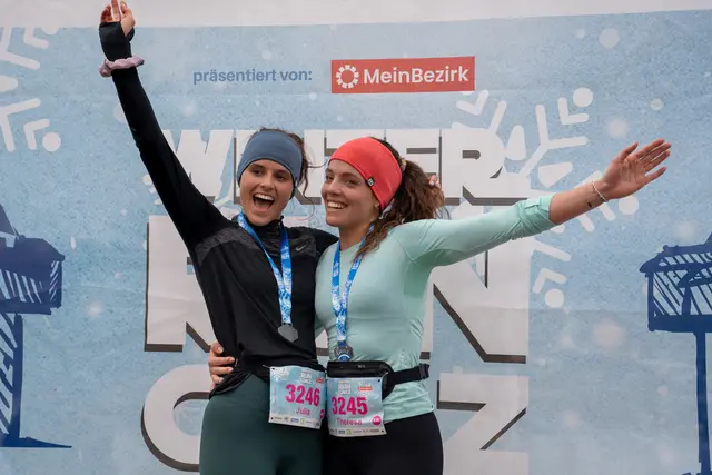 Trotz winterlicher Temperaturen erreichten im vergangenen Jahr alle Läuferinnen und Läufer hochmotiviert und freudestrahlend die Ziellinie. | Foto: We Grow Marketing