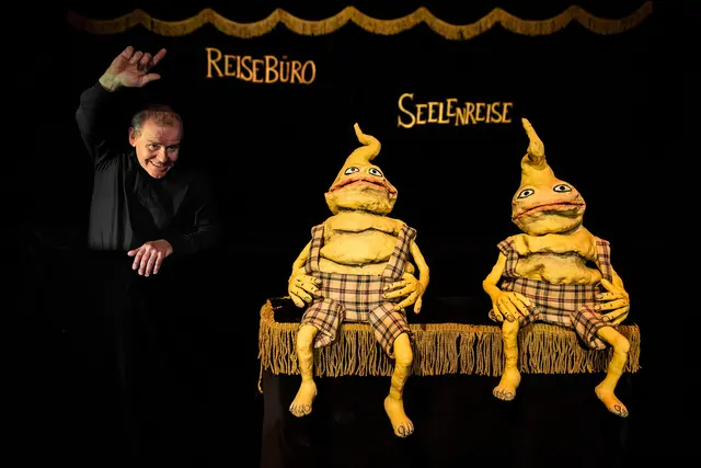 Christoph Bochdansky entführt im Bäckerhaus auf einen skurrilen Trip, bei dem es vor Geistern nur so wimmelt. | Foto: C. Bochdansky