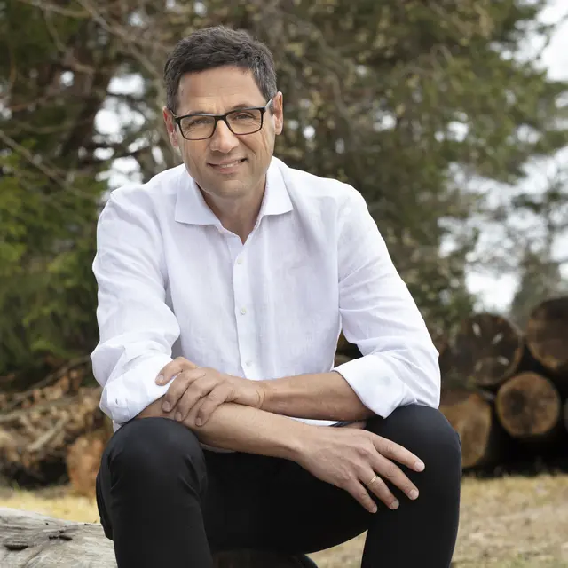 Bauernbunddirektor Peter Raggl zeigt sich ob der Debatte um Schleuderpreise im Lebensmittehandel und Abkommen wie Mercosur besorgt um die heimischen Bauern und fordert die Politik zum Handeln auf. | Foto: Cammerlander