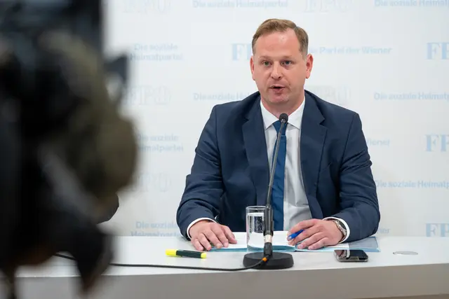 Die Erhöhung von Gebühren zur Gegenfinanzierung des U-Bahn-Ausbaus würde man ablehnen. Es müsse von Anfang an richtig gewirtschaftet werden, um die Wienerinnen und Wiener zu entlasten, erklärt Resch. | Foto: Valentina Marinelić/MeinBezirk