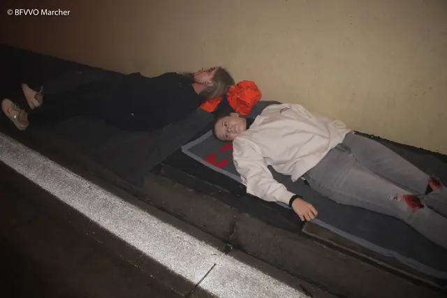 Mehrere "Verletzte" wurden aus dem Herzogbergtunnel gerettet. | Foto: BFV Voitsberg/Patrick Marcher