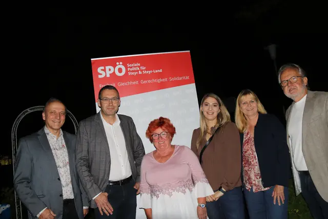 Gemeinderat Michael Hingerl, Bürgermeister Markus Vogl, die Gemeinderätinnen Rosi Hieß, Sevil Ramaj und Alexandra Riedl sowie Vizebürgermeister Michael Schodermayr (v. li.). | Foto: SPÖ