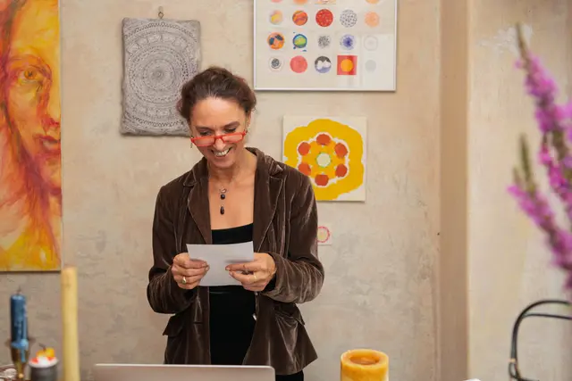 Eva Jansenberger ist Gründerin und Obfrau des Philosophie- und Kunstvereins Triebenstein. | Foto: Tom Monochrom