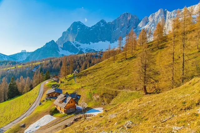 Brandalm mit Dachstein in der Herbstzeit | Foto: https://www.perhab.photos/