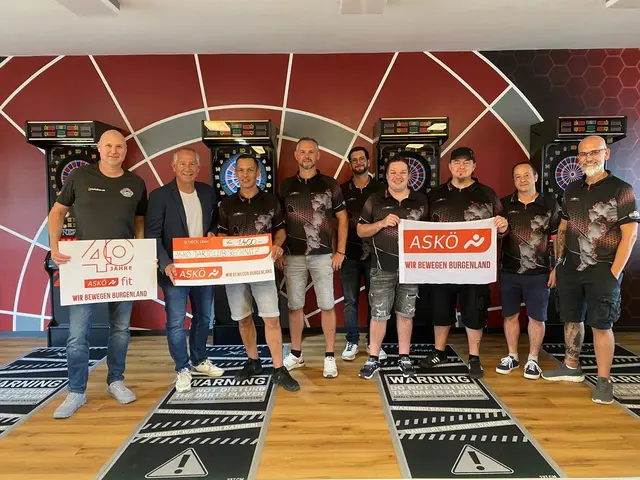 Der ASKÖ Burgenland unterstützt den DC Rechnitz mit 1.400 Euro. Die Scheckübergabe erfolgte im Rahmen der Eröffnung der neuen Heimstätte. | Foto: ASKÖ DC Rechnitz