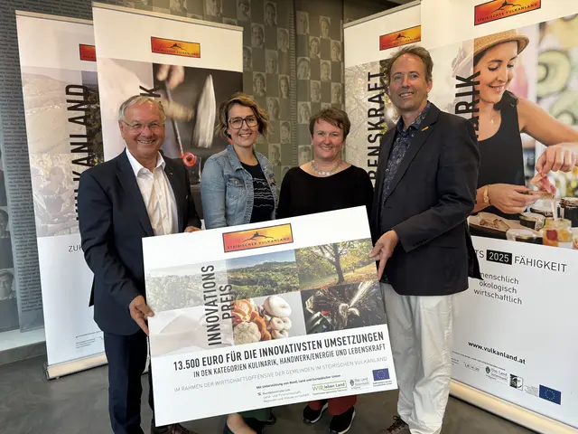 Vulkanlandobmann Josef Ober, Anna Knaus-Maurer, Martina Lepschi und Christian Krotscheck | Foto: MeinBezirk/Gerda Sammer-Schmidt