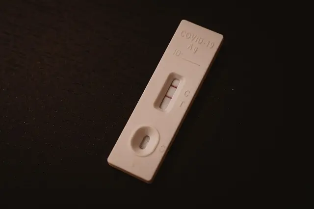 Mit dem nahenden Herbst und Winter steigt auch wieder die Aktivität des Coronavirus.  | Foto: Pixabay