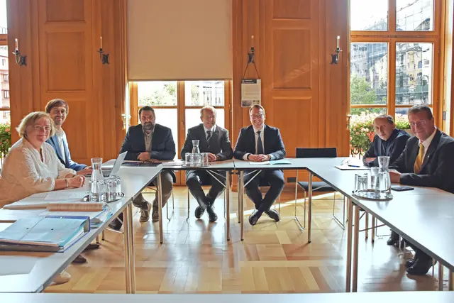 Das Kuratorium für Wohnbauförderung tagte diese Woche im Landhaus in Innsbruck. | Foto: Land Tirol/Krepper