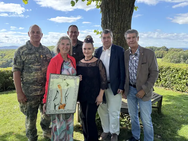 Georg Härtinger, Silvia Ehrenreich, Markus Auinger, Elfriede Kutzner, Claus Bruckmann, Franz Müllner beim Kunstfrühstück im Berghotel Tulbingerkogel. | Foto: Victoria Edlinger