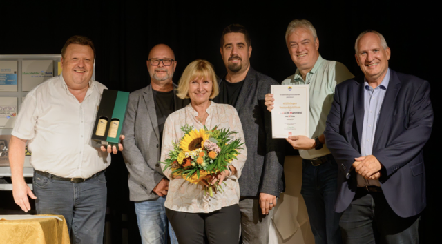 Der gemeinnützige Kulturverein KU.BA im Marchfeld feierte sein sechsjähriges Bestehen mit einem abwechslungsreichen Programm, das Lesung, Kabarett, Quiz und kulinarische Angebote verband. Zahlreiche Gäste nutzten die Gelegenheit, sich unterhalten zu lassen und gleichzeitig regionale Kultur zu erleben. | Foto: Kulturverein KU.BA im Marchfeld