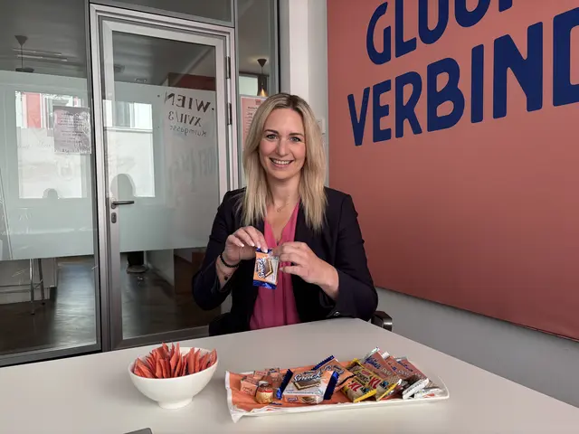 Seit vier Jahren ist Elke Sipka die Lehrlingsbeauftragte bei Manner.  | Foto: Lukas Ipirotis/MeinBezirk