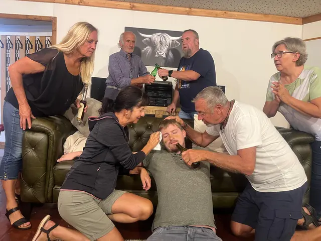 Die Schleißheimer Truppe probt schon fleißig, denn: Die Geschichte vom eisernen Hubertus verspricht einige Höhen und Tiefen.  | Foto: Theatergruppe Schleißheim