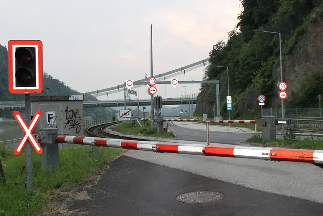 Von Montag bis Freitag, zwischen 5 und 9 Uhr, ist die Einfahrt von der Rohrbacher Straße (B127) in die Obere Donaustraße in Alt-Urfahr weiterhin möglich. | Foto: MeinBezirk/Gernot Fohler