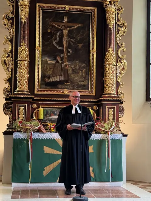 Um 09:30 Uhr fand der Kirchweih-Festgottesdienst mit Pfarrer Michael Guttner statt. | Foto: Gemeinde Feld am See