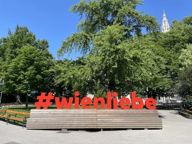 Zum zweiten Mal findet am Rathausplatz das "#wienliebe"-Festival statt. Vom 18. bis 21. September feiert man Wiens Kultur, Kulinarik und Kunsthandwerk mit Kult-Marken. | Foto: Barbara Schuster/MeinBezirk