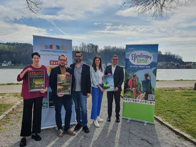 Sie präsentieren die neuen „Escape-Adventures“: Verena Steininger, Aschachs Bürgermeister Dietmar Groiss, Patrick Königstorfer, Petra Riffert und Mario Hermüller, Bürgermeister von Pupping. | Foto: Verena Haider