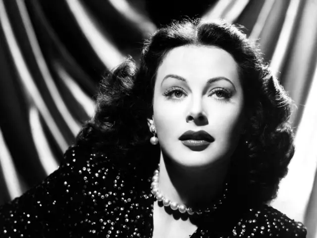 Hedy Lamarr (1912 bis 2000) ist nicht nur eine Hollywood-Legende, sondern auch eine Erfindern. Sie gilt als Pionierin im Bereich der Mobilfunktechnik. | Foto: Everett Collection / picturedesk.com
