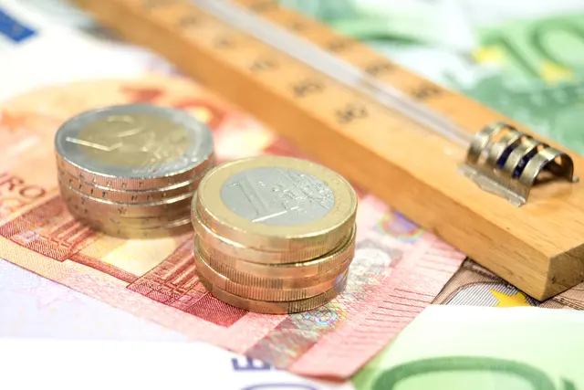 Einkommensschwache Haushalte können noch bis zum 30. September 2025 den Heizkostenzuschuss von 250 Euro beantragen. Die Auszahlung erfolgt einmalig zu Beginn der Heizsaison im Herbst 2025.