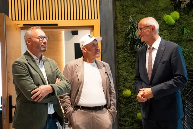 Bgm. Reinhard Raggl, Alexander Ehrhart (Casablanca) und LH Anton Mattle (v.l.n.r.) | Foto: CASABLANCA hotelsoftware