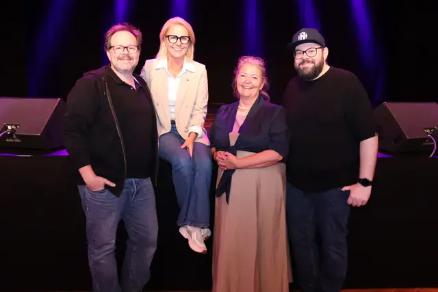 Schauspieler und Neo-Kabarettist Thomas Mraz., Bürgermeisterin Natascha Matousek, Bettfedern-Managerin Sabine Hauger sowie Michael Bauer allias Heidelbeerhugo. | Foto: Manfred Wlasak