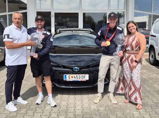 Günter Buchreiter (l.) und Tochter Selina mit Nico Haberl und Parasportler Johannes Aigner (2. v.r.). | Foto: Manfred Fasching