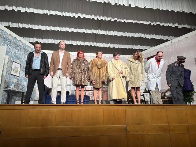 Die Darstellerinnen und Darsteller ernteten den verdienten Applaus.  | Foto: MeinBezirk/Magdalena Schröttner