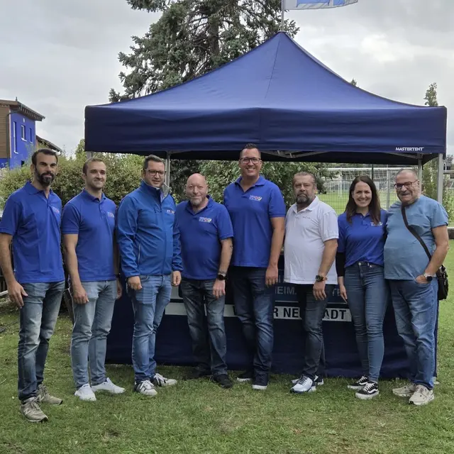 Die Wiener Neustädter FPÖ-Riege lud zum Sommerfest ein. | Foto: FPÖ WRN