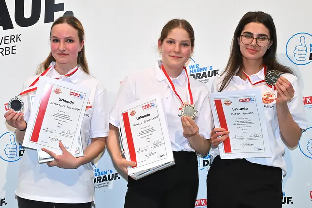 V. l.: Elisabeth Milacher (2. Platz), Hemma Schallauer (1. Platz), Jana Bauer (3. Platz) | Foto: eventfoto/Wolfgang Kunasz
