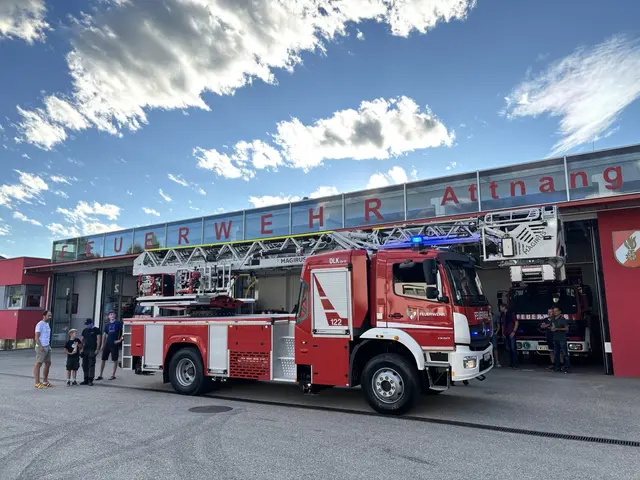 Die Drehleiter steht nun der Stadtgemeinde Attnang-Puchheim voll einsatzbereit zur Verfügung. | Foto: FF Attnang
