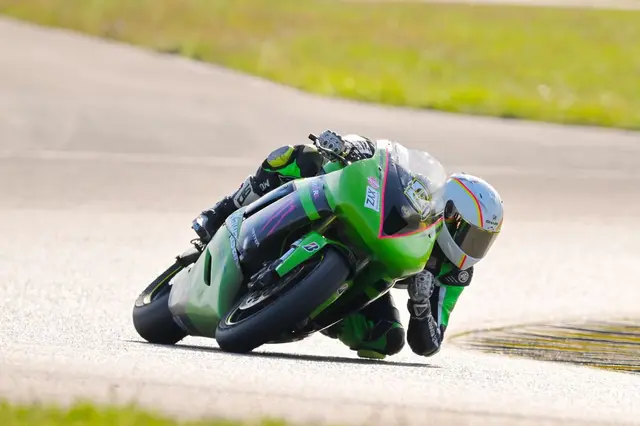 Stefan Notter zeigt auch nach seinem offiziellen Karriereende noch immer, was er am Bike drauf hat. | Foto: Stefan Notter