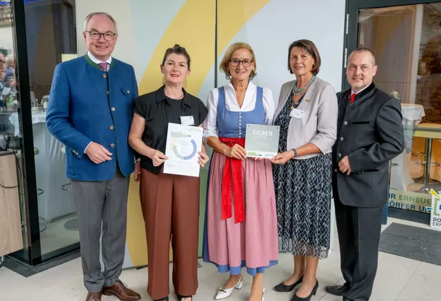 Im Rahmen des Jubiläums „40 Jahre Dorferneuerung“ wurden heuer die Siegerinnen und Sieger des Projektwettbewerbs 2025 ausgezeichnet.  | Foto: Erich Marschik