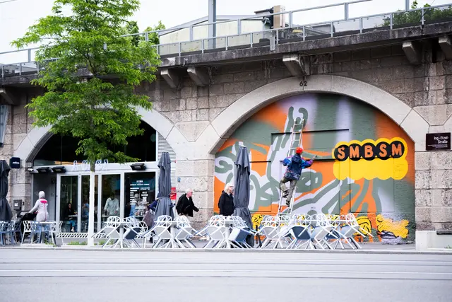Das aktuelle "Lieblingswerk" von HNRX – ein Protest gegen die Vereinheitlichung des Stadtbildes.  | Foto: Manuel Kokseder
