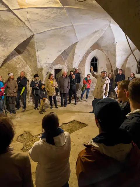 Ein jährlicher Höhepunkt ist die nächtliche Kellertour in Kitzbühel.  | Foto: alpinguin