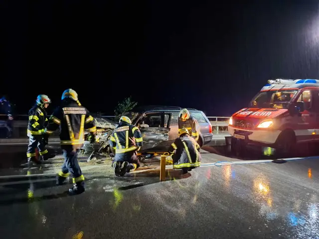 Unfall auf der B145 nahe derAuffahrt Rosenkoglstraße. | Foto: FF Mitterweißenbach/Mario Auer