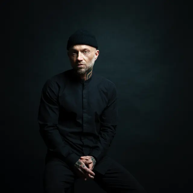 Chakuza, einer der bekanntesten Rapper Österreichs, kommt am 15. Oktober nach Salzburg. Gemeinsam mit Texta, seit 30 Jahren die prägende HipHop-Crew aus Linz. | Foto: Zoe Goldstein