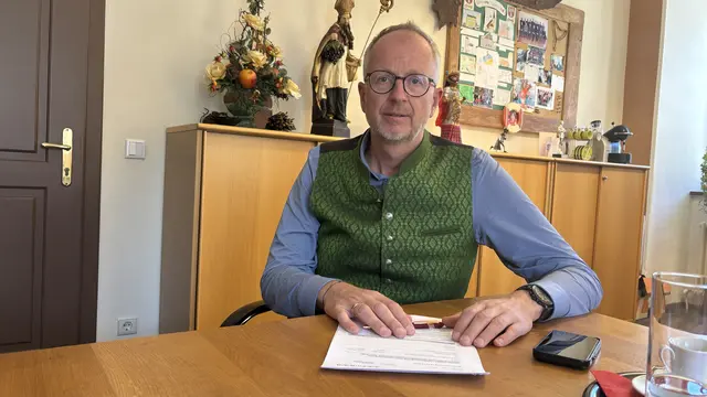 Bürgermeister Manfred Sampl, der Präsident des Salzburger Gemeindevervandes. | Foto: pjw