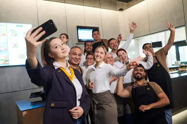 McDonald's sucht neue Mitarbeiterinnen und Mitarbeiter in Fohnsdorf. | Foto: McDonald's Österreich