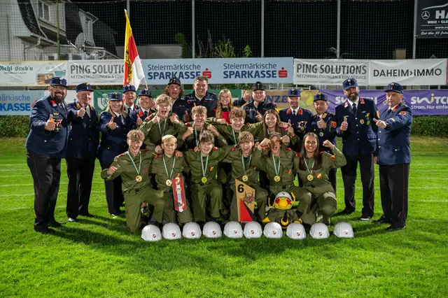 Die Kameradschaft der Freiwilligen Feuerwehr Rinkenberg ist stolz auf ihre Jugend und freut sich mit ihnen über ihren sensationellen Erfolg bei ihrem ersten Antreten bei der Bundesmeisterschaft. | Foto: FF Rinkenberg