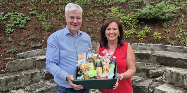 Der "grüne Toni": Engagement für die Umwelt: Anton Kasser als GDA-Obmann und Vizebürgermeisterin a. D. aus Haidershofen Monika Fürst. | Foto: GDA