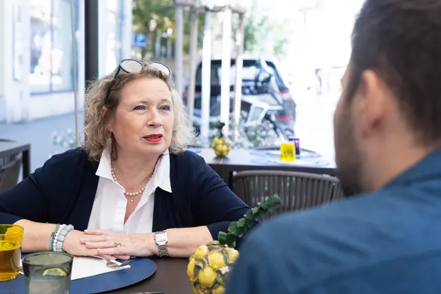 Ulrike Gugel ist seit Jahren Innenstadtunternehmerin. Im Gespräch mit MeinBezirk streicht sie die positiven Seiten Grazer Altstadt hervor.  | Foto: Konstantinov