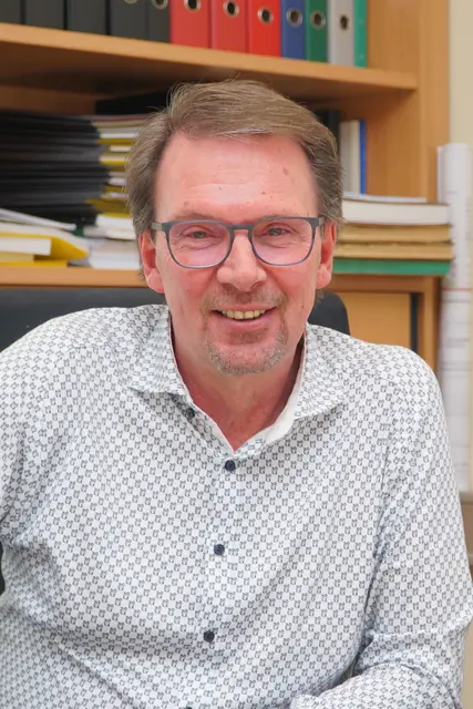 Bgm. Rüdiger Reyman wurde selbst vom Ausmaß der Rodungen überrascht. | Foto: MeinBezirk/Günther Reichel