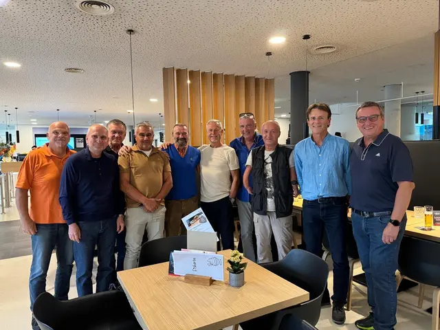 Vor 60 Jahren starteten diese Herren in die Volksschule Köflach-Alleestraße. Jetzt traf man sich zu einer geselligen Runde. | Foto: Stangl