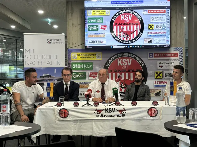 Pressekonferenz im VIP-Klub der Kapfenberger Eishalle: Oliver Zirngast, Bürgermeister Matthäus Bachernegg, Franz Gärtner, Dominique Heinrich und Kris Reinthaler | Foto: MeinBezirk/Angelika Kern