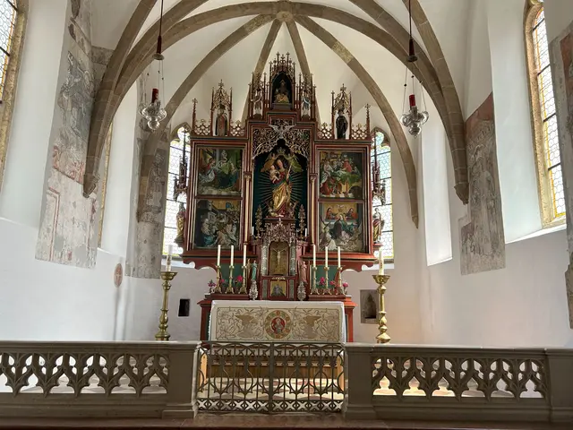 Hochaltar mit gotischer Madonna und Tafelbildern | Foto: Erzdiözese Salzburg (eds)/Anna Reither