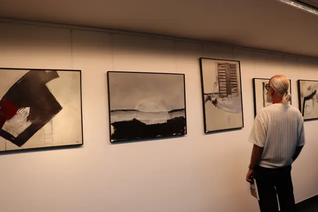 Mit ihrer Ausstellung "Perspektivenwechsel" lädt Künstlerin Gitti Horngacher dazu ein, die Dinge von einer anderen Seite zu betrachten. | Foto: Christiane Nimpf