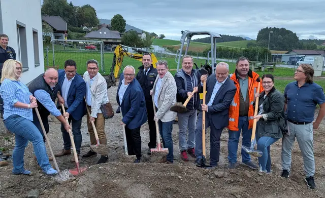 Arnold Marbek (3. vo links), Markus Lakounigg (4. vo links), Jürgen Wröhlich-Kordesch (6. vo links)