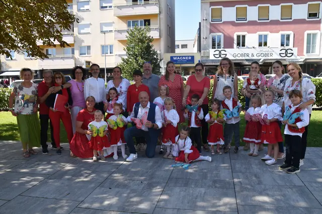 Die Kinder der Ungarischen Kinderstunde vor ihrem großen Auftritt | Foto: Michael Strini