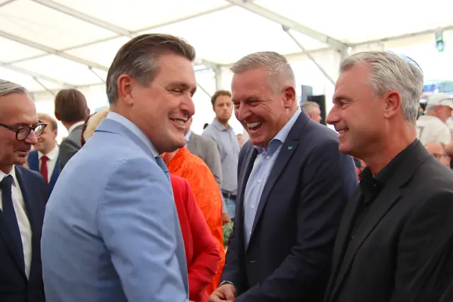 Verkehrsminister Peter Hanke (links), sein Vorgänger Norbert Hofer (rechts) und der steirische Landeshauptmann Mario Kunasek (Mitte). | Foto: Martin Wurglits