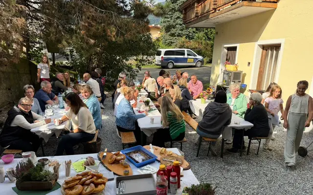 Rund 60 Leute haben mitgefeiert. | Foto: MeinBezirk